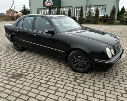 Черный Мерседес Е-Класс, объемом двигателя 2.7 л и пробегом 400 тыс. км за 3900 $, фото 3 на Automoto.ua