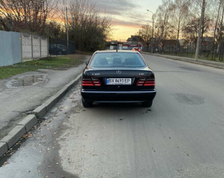 Чорний Мерседес Е-Клас, об'ємом двигуна 3.22 л та пробігом 399 тис. км за 6500 $, фото 1 на Automoto.ua