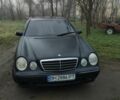 Черный Мерседес Е-Класс, объемом двигателя 2.2 л и пробегом 400 тыс. км за 3012 $, фото 1 на Automoto.ua