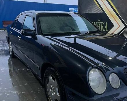 Черный Мерседес Е-Класс, объемом двигателя 2.8 л и пробегом 547 тыс. км за 2950 $, фото 1 на Automoto.ua