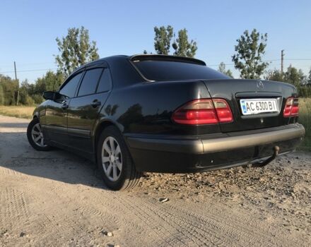 Черный Мерседес Е-Класс, объемом двигателя 0 л и пробегом 360 тыс. км за 4000 $, фото 3 на Automoto.ua