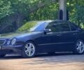 Черный Мерседес Е-Класс, объемом двигателя 4.3 л и пробегом 380 тыс. км за 4450 $, фото 1 на Automoto.ua