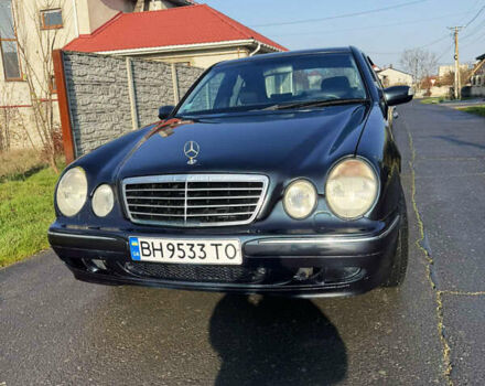 Черный Мерседес Е-Класс, объемом двигателя 3.2 л и пробегом 396 тыс. км за 3950 $, фото 1 на Automoto.ua