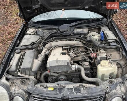 Черный Мерседес Е-Класс, объемом двигателя 2 л и пробегом 489 тыс. км за 3300 $, фото 18 на Automoto.ua