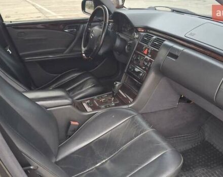 Чорний Мерседес Е-Клас, об'ємом двигуна 3.2 л та пробігом 322 тис. км за 3300 $, фото 10 на Automoto.ua