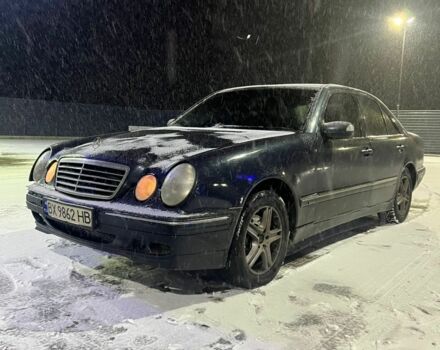 Черный Мерседес Е-Класс, объемом двигателя 2.1 л и пробегом 380 тыс. км за 3200 $, фото 1 на Automoto.ua