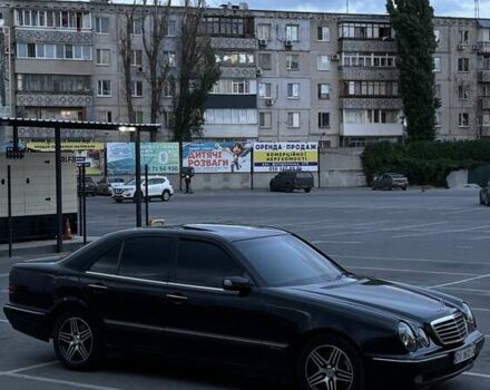 Черный Мерседес Е-Класс, объемом двигателя 3.2 л и пробегом 380 тыс. км за 4200 $, фото 5 на Automoto.ua