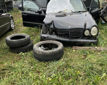 Чорний Мерседес Е-Клас, об'ємом двигуна 3.22 л та пробігом 420 тис. км за 2000 $, фото 21 на Automoto.ua