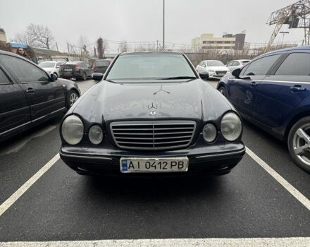 Чорний Мерседес Е-Клас, об'ємом двигуна 2 л та пробігом 360 тис. км за 3000 $, фото 1 на Automoto.ua