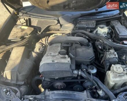 Черный Мерседес Е-Класс, объемом двигателя 2 л и пробегом 300 тыс. км за 3100 $, фото 6 на Automoto.ua