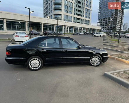 Черный Мерседес Е-Класс, объемом двигателя 4.3 л и пробегом 450 тыс. км за 5700 $, фото 2 на Automoto.ua