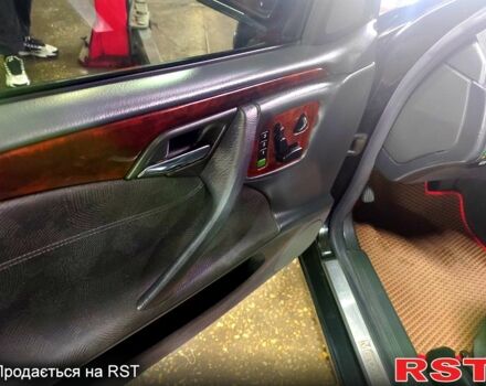 Чорний Мерседес Е-Клас, об'ємом двигуна 3.2 л та пробігом 268 тис. км за 5400 $, фото 10 на Automoto.ua