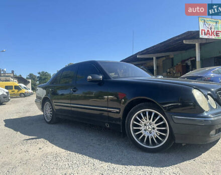 Мерседес Е-Клас 2000 у Житомирі на Automoto.ua Чорний Мерседес Е-Клас, об'ємом двигуна 2 л та пробігом 350 тис. км за 4200 $, фото 1 на Automoto.ua
