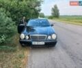 Чорний Мерседес Е-Клас, об'ємом двигуна 2 л та пробігом 420 тис. км за 4000 $, фото 1 на Automoto.ua