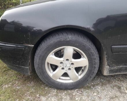 Черный Мерседес Е-Класс, объемом двигателя 2.2 л и пробегом 410 тыс. км за 2750 $, фото 4 на Automoto.ua