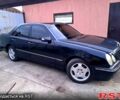 Черный Мерседес Е-Класс, объемом двигателя 2.4 л и пробегом 200 тыс. км за 2500 $, фото 1 на Automoto.ua