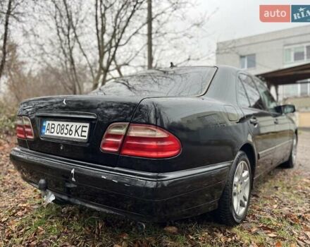 Черный Мерседес Е-Класс, объемом двигателя 2 л и пробегом 489 тыс. км за 3300 $, фото 2 на Automoto.ua