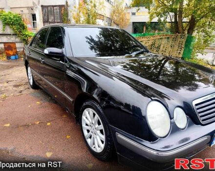 Чорний Мерседес Е-Клас, об'ємом двигуна 3.2 л та пробігом 268 тис. км за 5400 $, фото 2 на Automoto.ua