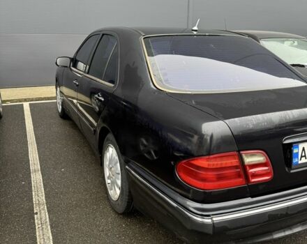 Чорний Мерседес Е-Клас, об'ємом двигуна 2 л та пробігом 360 тис. км за 3000 $, фото 6 на Automoto.ua