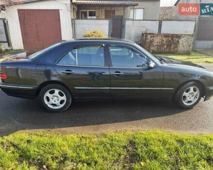 Черный Мерседес Е-Класс, объемом двигателя 3.2 л и пробегом 396 тыс. км за 3950 $, фото 7 на Automoto.ua