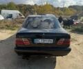 Чорний Мерседес Е-Клас, об'ємом двигуна 2 л та пробігом 370 тис. км за 2250 $, фото 3 на Automoto.ua