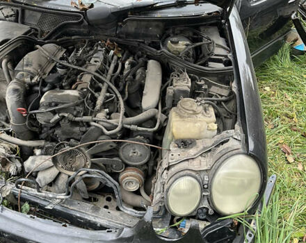 Чорний Мерседес Е-Клас, об'ємом двигуна 3.22 л та пробігом 420 тис. км за 2000 $, фото 9 на Automoto.ua