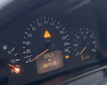 Черный Мерседес Е-Класс, объемом двигателя 2 л и пробегом 489 тыс. км за 3300 $, фото 19 на Automoto.ua