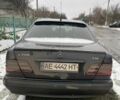 Черный Мерседес Е-Класс, объемом двигателя 2.2 л и пробегом 500 тыс. км за 4000 $, фото 7 на Automoto.ua