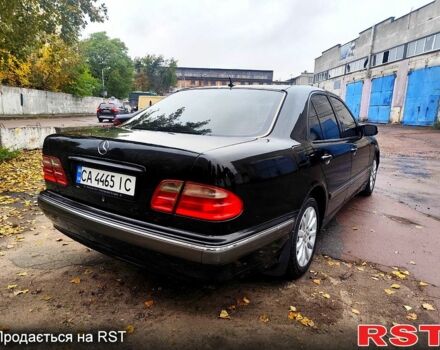 Чорний Мерседес Е-Клас, об'ємом двигуна 3.2 л та пробігом 268 тис. км за 5400 $, фото 6 на Automoto.ua