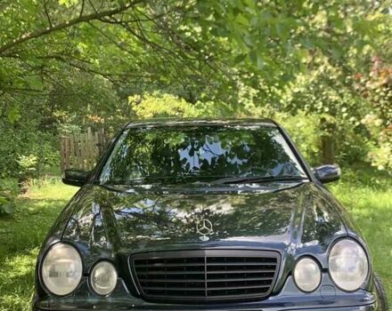 Черный Мерседес Е-Класс, объемом двигателя 2.8 л и пробегом 320 тыс. км за 4500 $, фото 5 на Automoto.ua