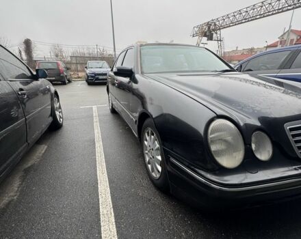 Чорний Мерседес Е-Клас, об'ємом двигуна 2 л та пробігом 360 тис. км за 3000 $, фото 2 на Automoto.ua