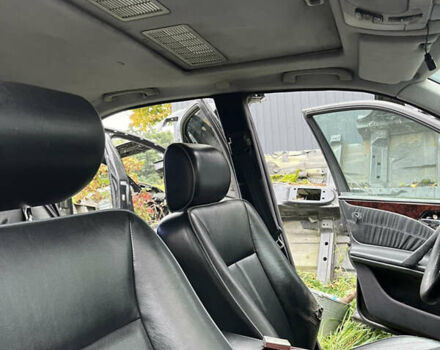 Чорний Мерседес Е-Клас, об'ємом двигуна 3.22 л та пробігом 420 тис. км за 2000 $, фото 6 на Automoto.ua