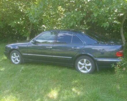 Черный Мерседес Е-Класс, объемом двигателя 2.8 л и пробегом 320 тыс. км за 4500 $, фото 7 на Automoto.ua