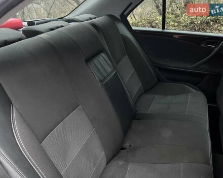 Черный Мерседес Е-Класс, объемом двигателя 2 л и пробегом 489 тыс. км за 3300 $, фото 15 на Automoto.ua