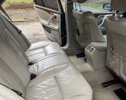 Черный Мерседес Е-Класс, объемом двигателя 2.8 л и пробегом 547 тыс. км за 2950 $, фото 14 на Automoto.ua