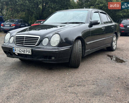 Черный Мерседес Е-Класс, объемом двигателя 2 л и пробегом 400 тыс. км за 3250 $, фото 5 на Automoto.ua