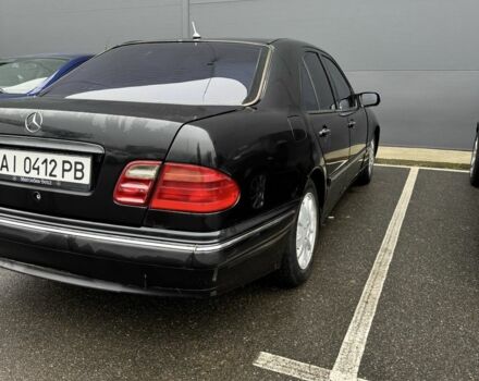 Чорний Мерседес Е-Клас, об'ємом двигуна 2 л та пробігом 360 тис. км за 3000 $, фото 4 на Automoto.ua
