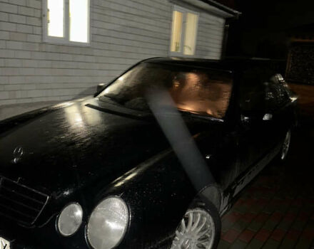 Мерседес Е-Клас 2000 у Житомирі на Automoto.ua Чорний Мерседес Е-Клас, об'ємом двигуна 2 л та пробігом 350 тис. км за 4200 $, фото 3 на Automoto.ua