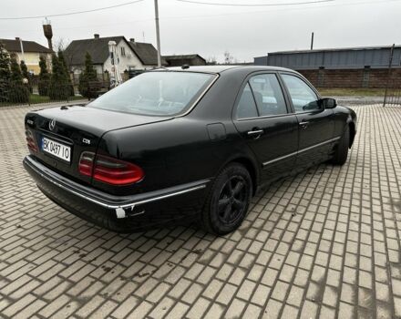 Черный Мерседес Е-Класс, объемом двигателя 2.7 л и пробегом 400 тыс. км за 3900 $, фото 2 на Automoto.ua