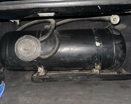 Мерседес Е-Клас 2000 у Житомирі на Automoto.ua Чорний Мерседес Е-Клас, об'ємом двигуна 2 л та пробігом 350 тис. км за 4200 $, фото 14 на Automoto.ua