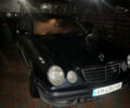 Мерседес Е-Клас 2000 у Житомирі на Automoto.ua Чорний Мерседес Е-Клас, об'ємом двигуна 2 л та пробігом 350 тис. км за 4200 $, фото 5 на Automoto.ua
