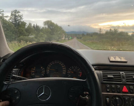 Чорний Мерседес Е-Клас, об'ємом двигуна 2 л та пробігом 100 тис. км за 3100 $, фото 16 на Automoto.ua