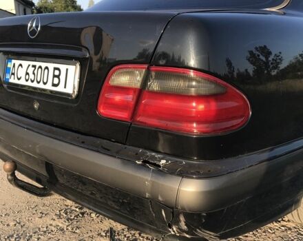 Черный Мерседес Е-Класс, объемом двигателя 0 л и пробегом 360 тыс. км за 4000 $, фото 2 на Automoto.ua