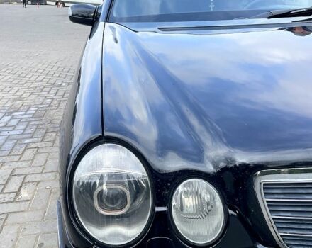 Черный Мерседес Е-Класс, объемом двигателя 3.2 л и пробегом 40 тыс. км за 5000 $, фото 4 на Automoto.ua