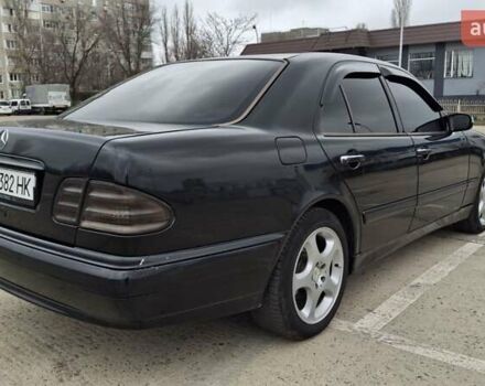 Чорний Мерседес Е-Клас, об'ємом двигуна 3.2 л та пробігом 322 тис. км за 3300 $, фото 5 на Automoto.ua