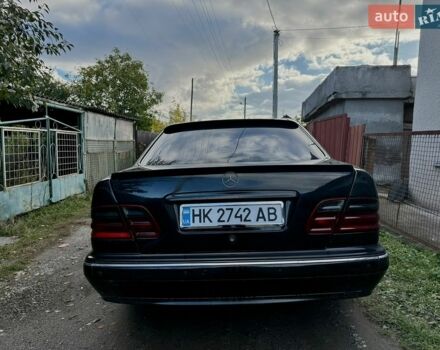Чорний Мерседес Е-Клас, об'ємом двигуна 2.2 л та пробігом 327 тис. км за 3600 $, фото 1 на Automoto.ua