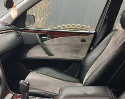 Черный Мерседес Е-Класс, объемом двигателя 2 л и пробегом 221 тыс. км за 3600 $, фото 7 на Automoto.ua