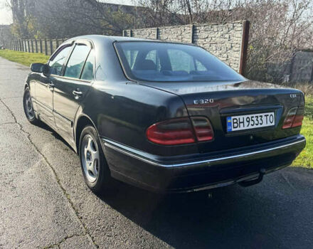 Черный Мерседес Е-Класс, объемом двигателя 3.2 л и пробегом 396 тыс. км за 3600 $, фото 4 на Automoto.ua
