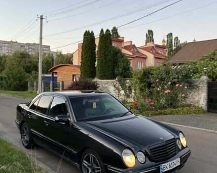 Черный Мерседес Е-Класс, объемом двигателя 2.7 л и пробегом 350 тыс. км за 4100 $, фото 1 на Automoto.ua