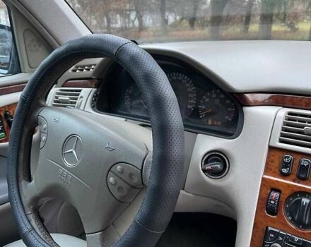 Черный Мерседес Е-Класс, объемом двигателя 2.8 л и пробегом 547 тыс. км за 2950 $, фото 16 на Automoto.ua